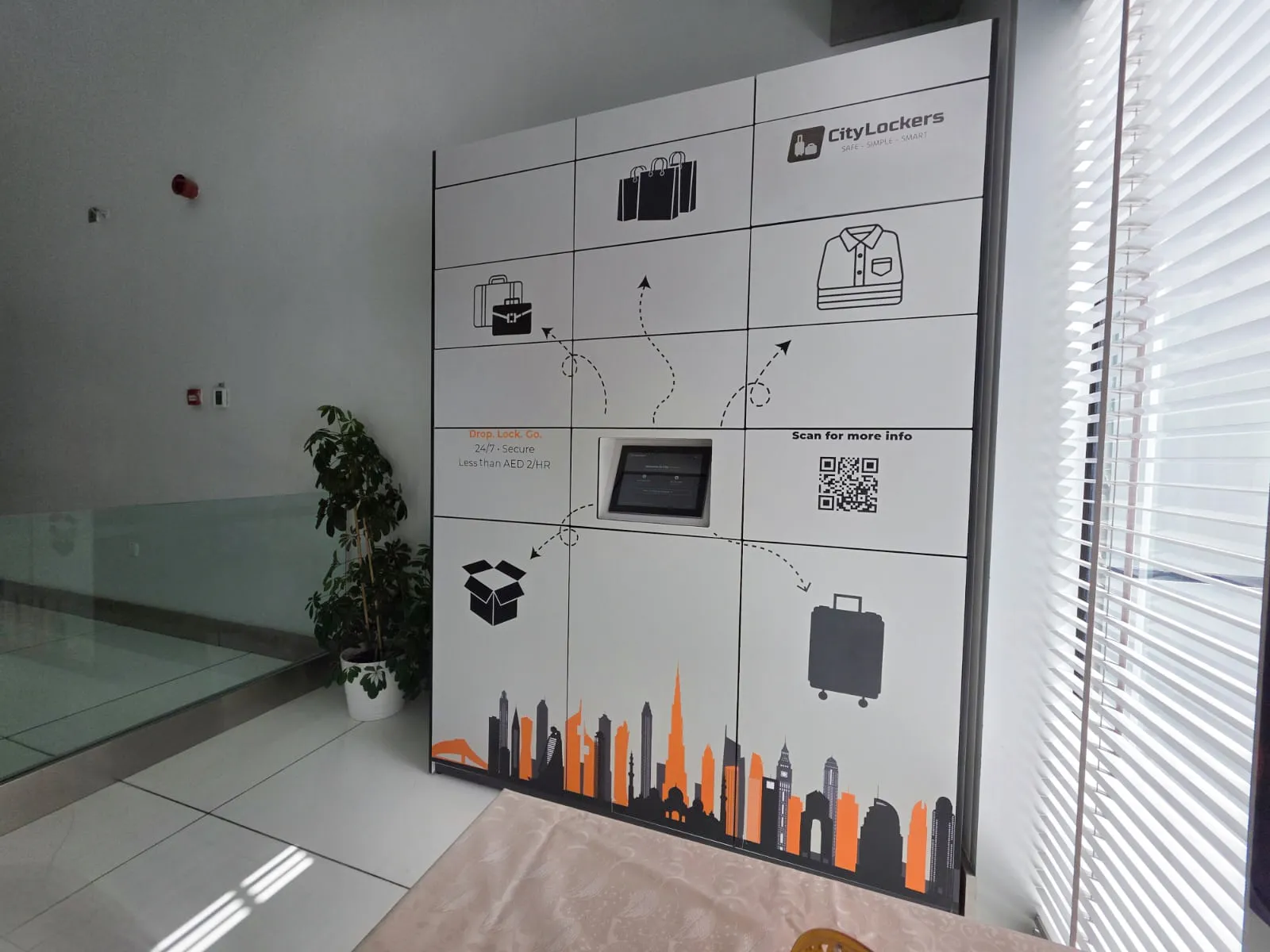 Mazaya AA1 locker wall